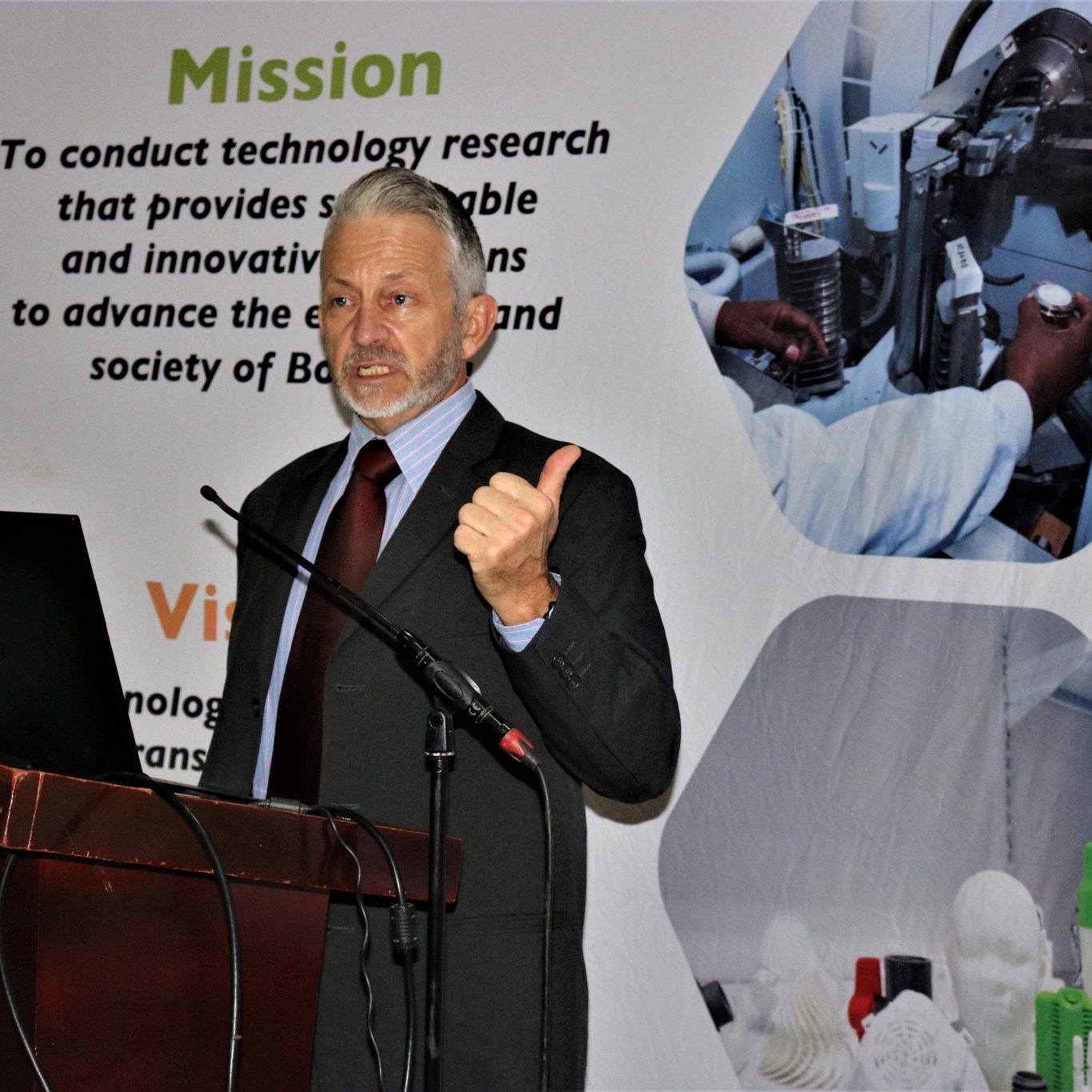 The-guest-presenter-and-facilitator-for-the-forum-Mr-Barry-Laurence-Pearce